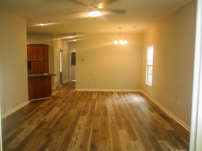 Photo - 100 Lazy Willow Ln