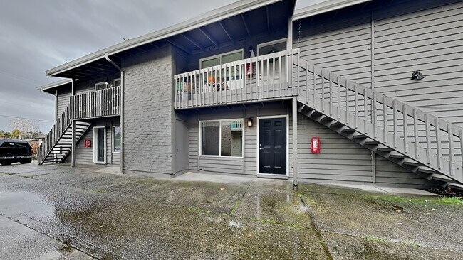 Photo - 1105 S Woodlawn St Unit 2