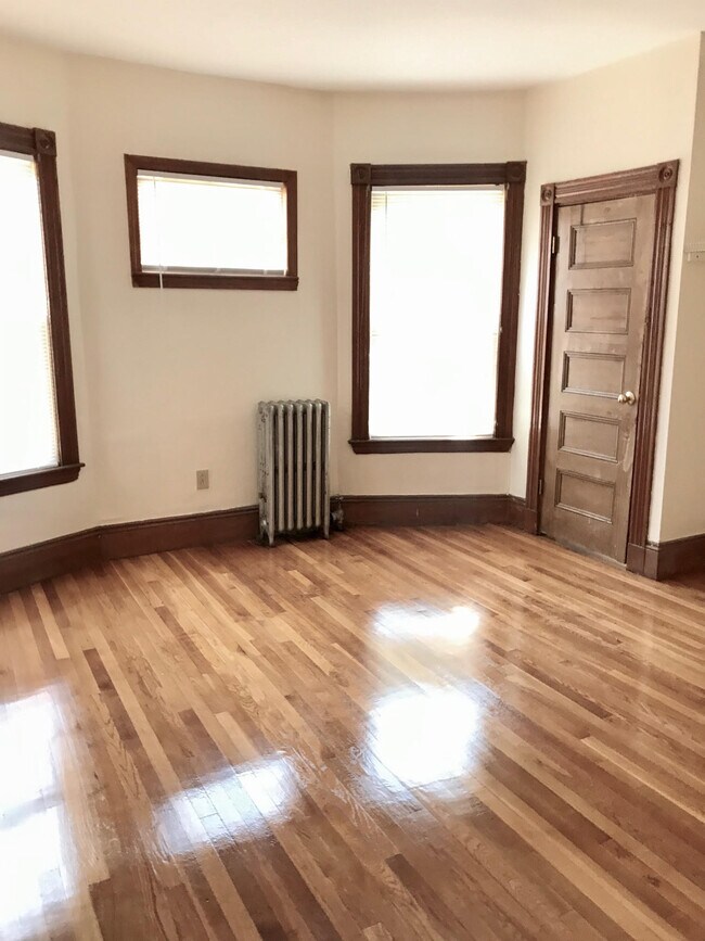 Photo - 336 Centre St