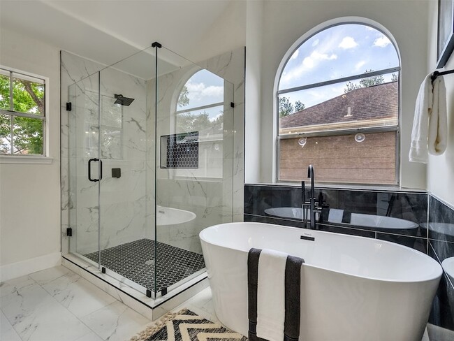 Photo - 246 Cedar Elm Ln