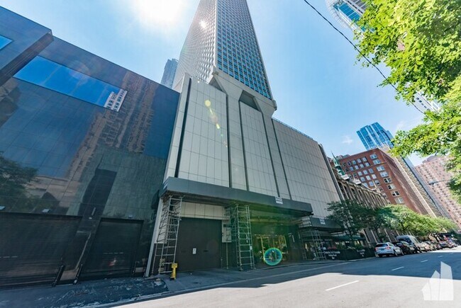 Photo - 111 E Chestnut St Unidad 19FAE Rental