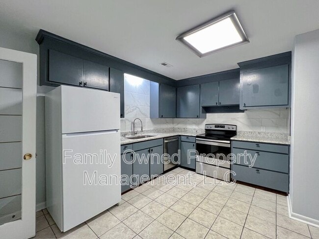 Photo - 1522 Joan St