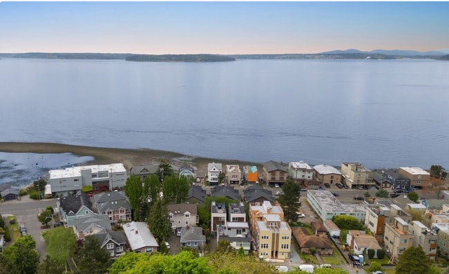 Building Photo - 4135 Chilberg Ave SW Rental