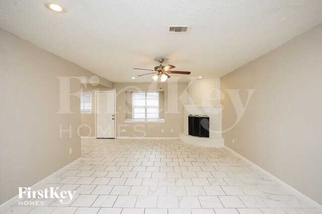 Photo - 4909 Green Willow Ln