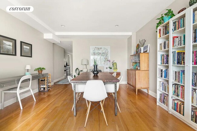 Photo - 10 Slocum Pl