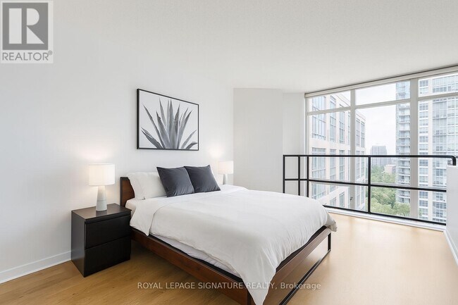 Photo - 250 Manitoba St Unité 702