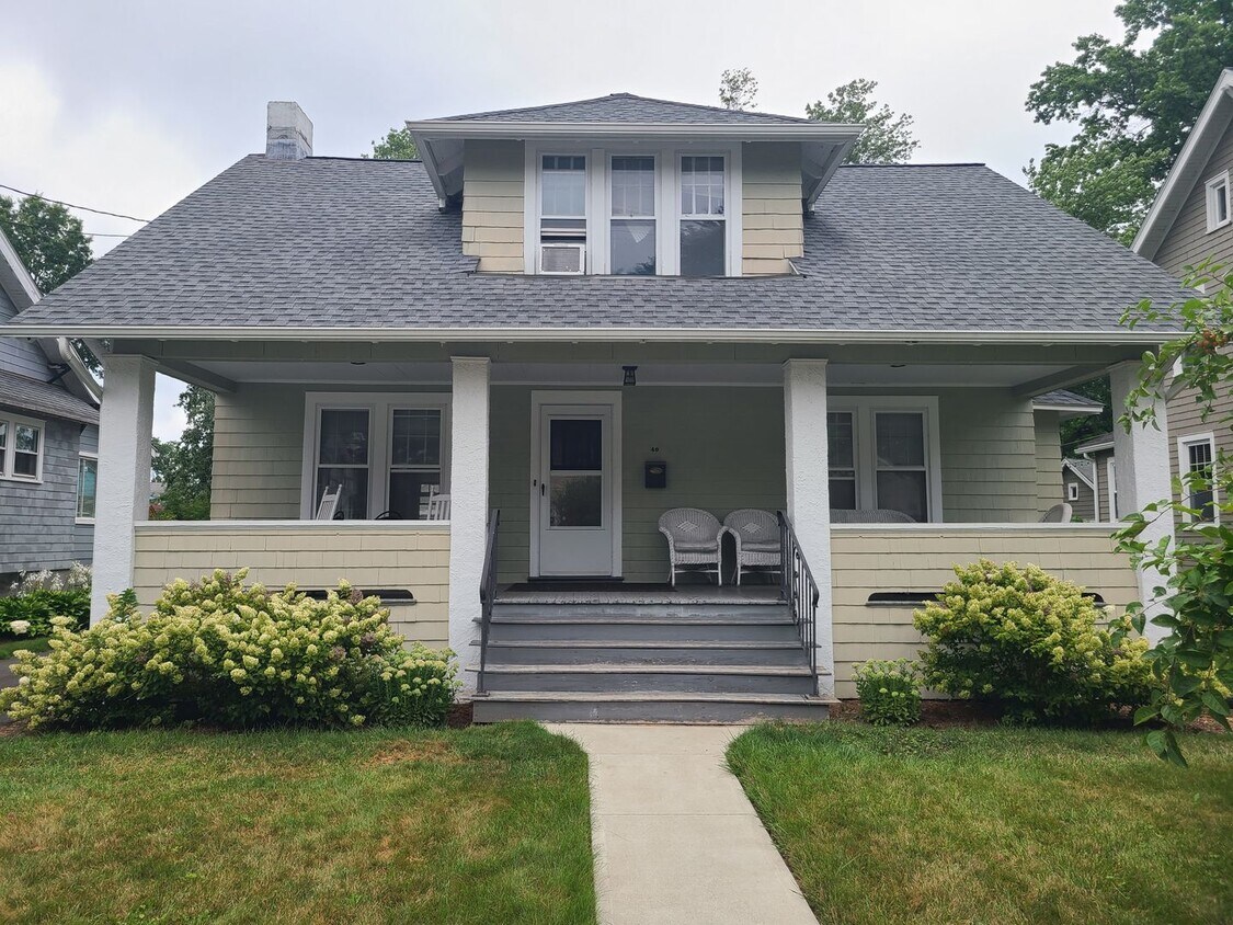 3 Bedroom Single Family - 3 Bedroom Single Family