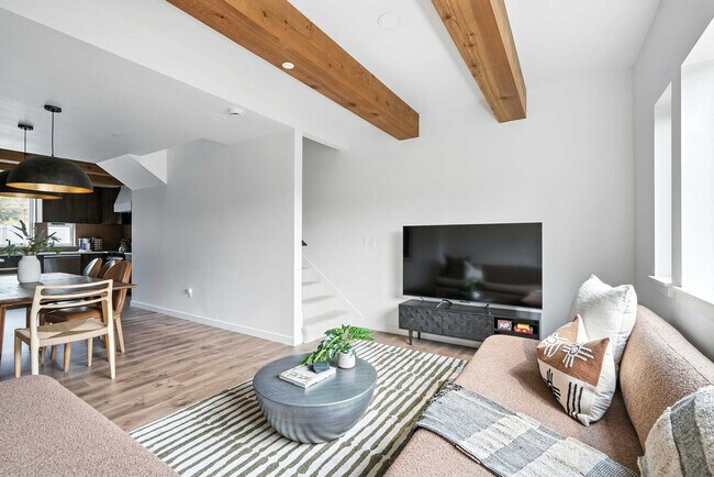 Photo - 925 NE 23rd Ave Unidad ID1309841P