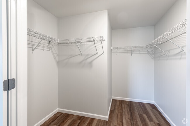 2BR, 2BA - Closet