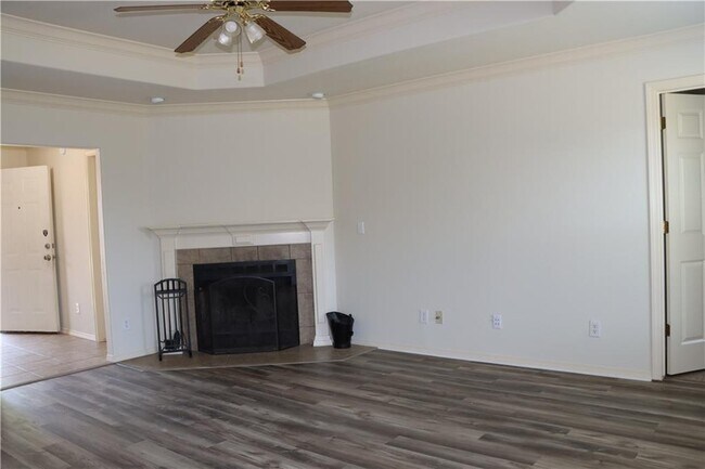 Photo - 805 SW Sandrock Rd