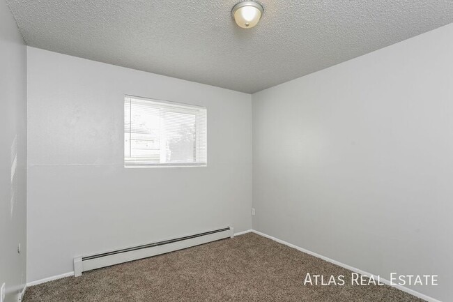 Photo - 1931 Henderson Ave Unit 2