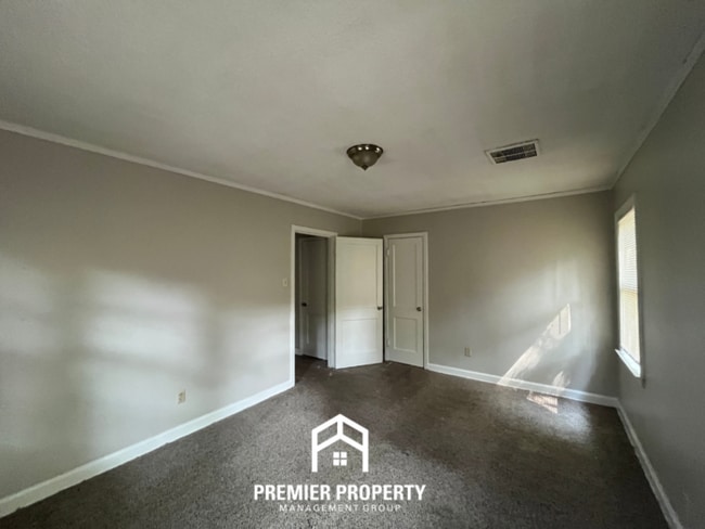 Photo - 1058 S Highland St