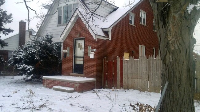 Photo - 20642 Moross Rd Unit 20642