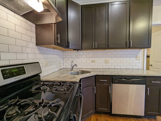 Photo - 850 W Cornelia Ave Unit 853-3S