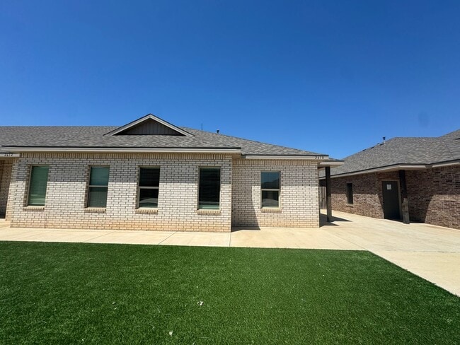 3Bed/ 2Bath Available Now- in Lubbock coop... - 3Bed/ 2Bath Available Now- in Lubbock coop...