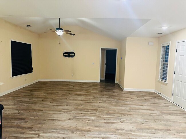 Photo - Spacious 4BR Home on 1.98 Acres with Modern Finishes in Tupelo Hills