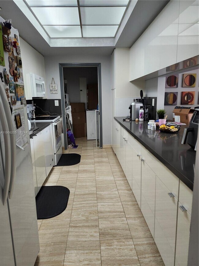 Photo - 9805 NW 52nd St Unidad 312