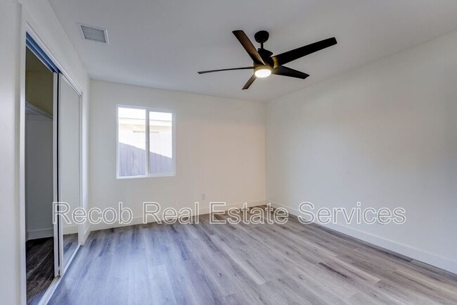 Photo - 3663-3673 Budd Street