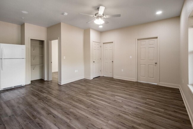 Photo - Platform Cairo