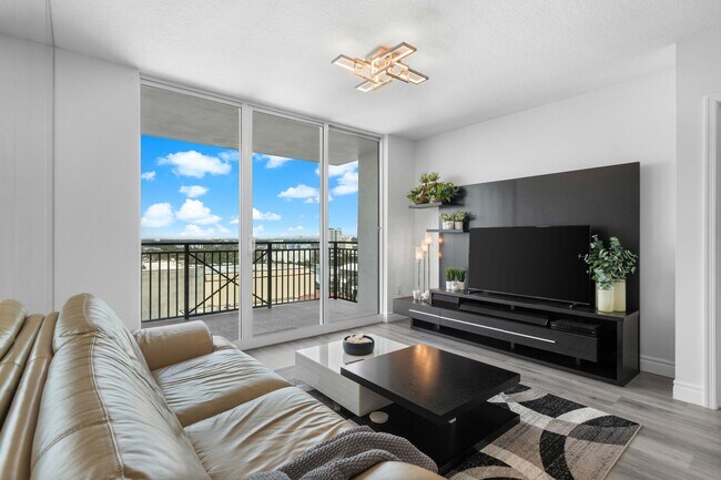 Photo - 610 W Las Olas Blvd