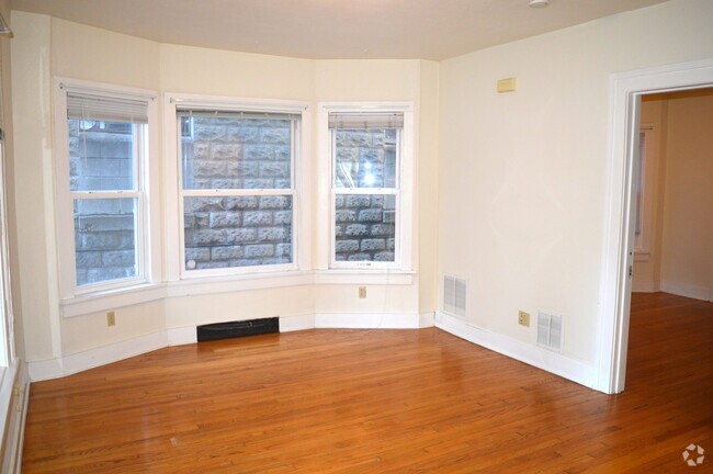 Building Photo - 314 E Mifflin St Rental