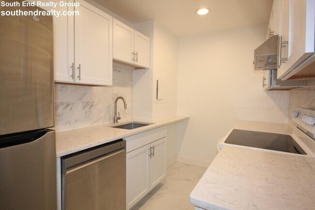 Building Photo - 277 Beacon St Unit 2A Rental