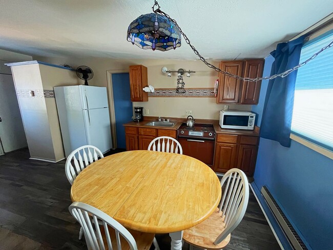 Photo - ROSE TREE INN - UPTOWN SEDONA- FURNISHED STUDIO - CABLE TV, WIFI, UTILITIES INCLUDED!