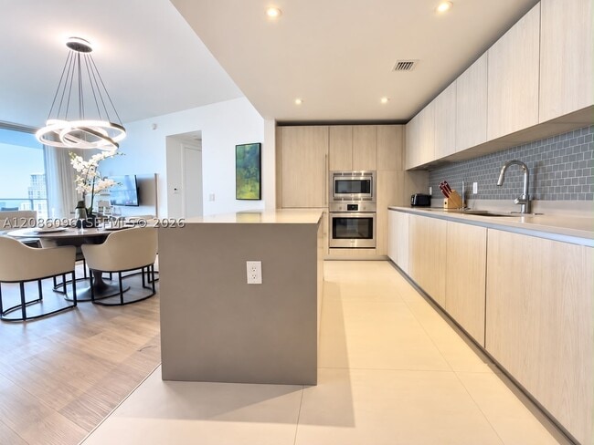 4111 S Ocean Dr Unidad 1904