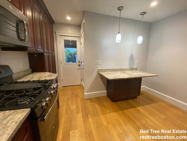 Photo - 43 Glenmont Rd Unidad 2