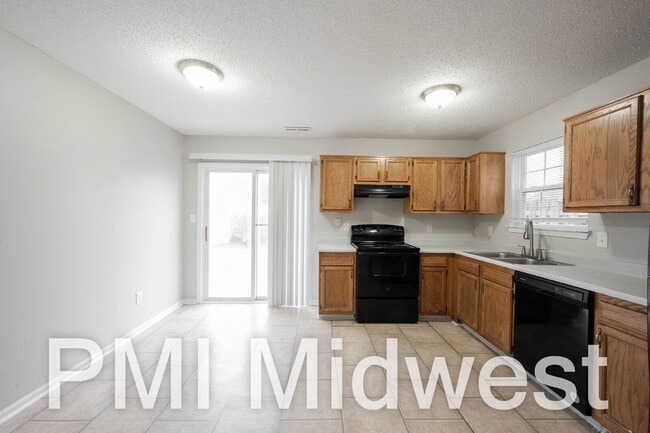 Photo - "Charming 4-Bed Family Home with Spacious Layout in Indianapolis!"