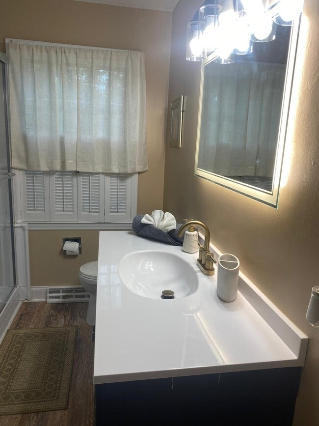 Photo - 3030 Courtland Dr