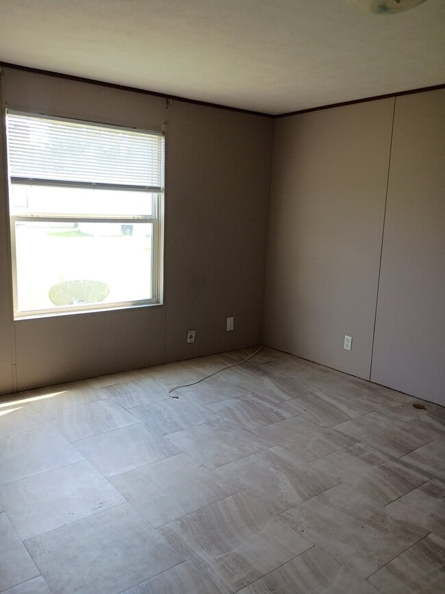 Photo - 4250 Blount Rd