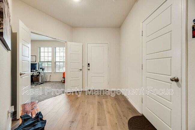 Photo - 7205 Bledington Ln