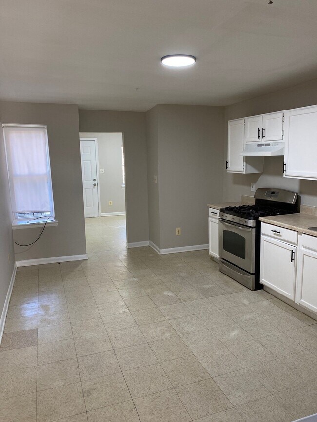 Photo - 1716 Riggs Ave