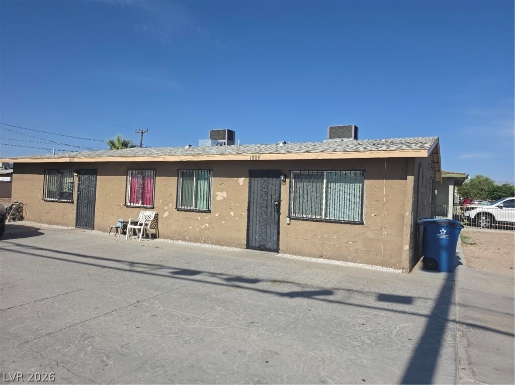 Photo - 1809 Putnam Ave