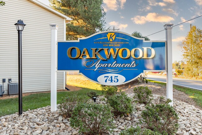 Oakwood Apartments - Oakwood Apartments