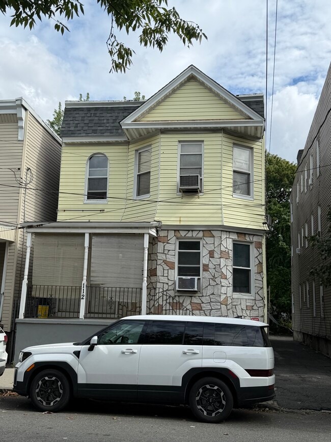 Building Photo - 112 S 14th St Unit B