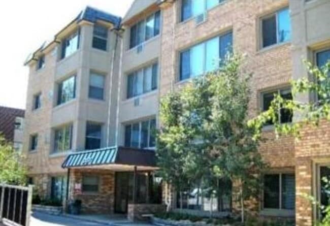 2727 W 43rd St Unit 201