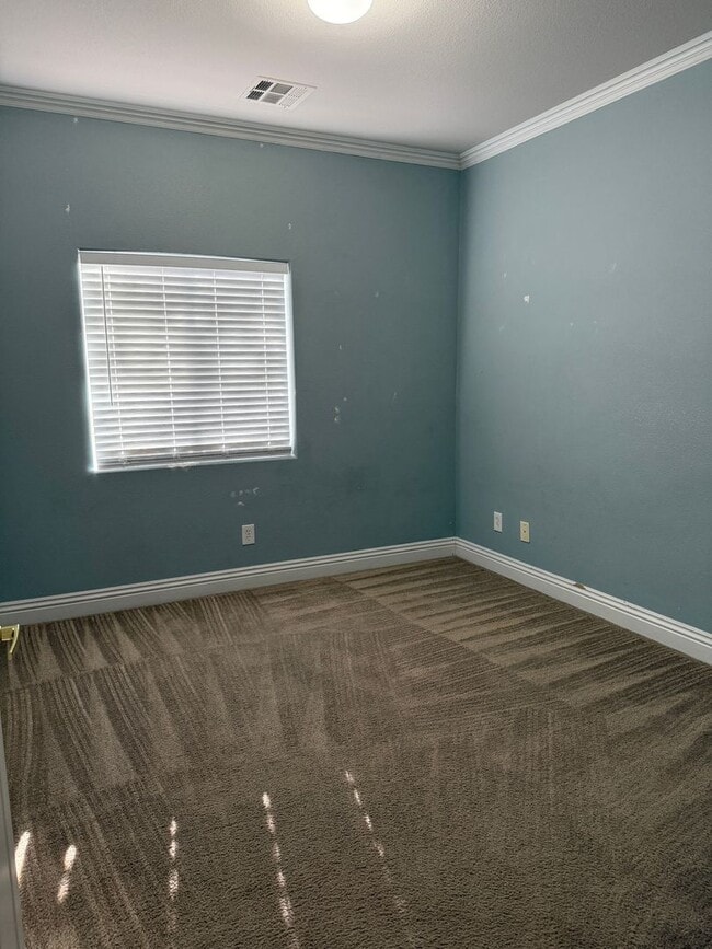 Photo - Fabulous Floor-Plan in Paradise Court!