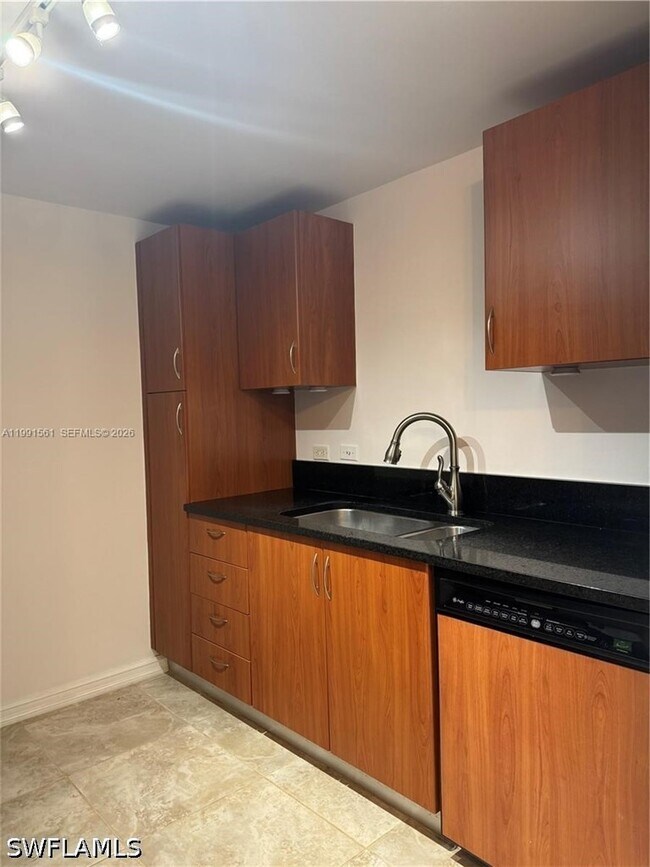 18800 NE 29th Ave Unit 822