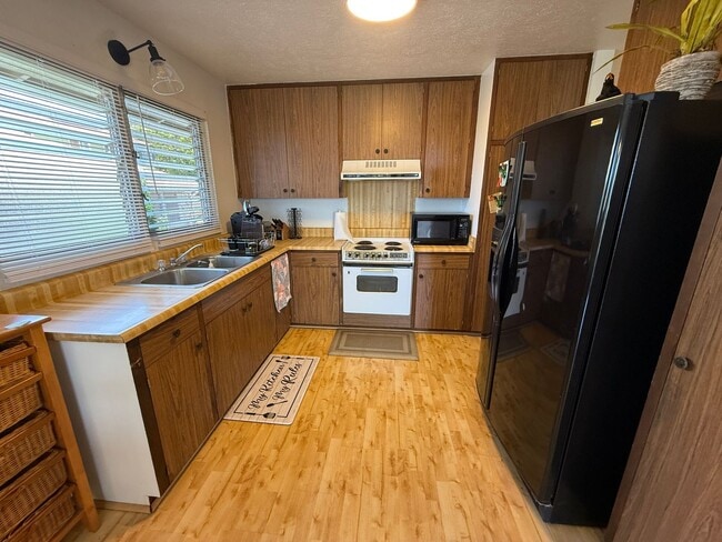 Photo - Ocean View 3 Bedroom Duplex Available Now in Kaimuki