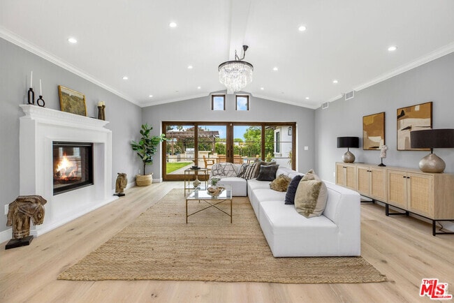 Building Photo - 6888 Alta Vista Dr Rental