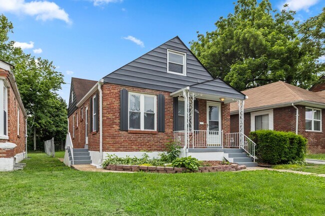 Photo - Cozy University City Brick Home with Basement & Off-Street Parking Near WashU & The Loop
