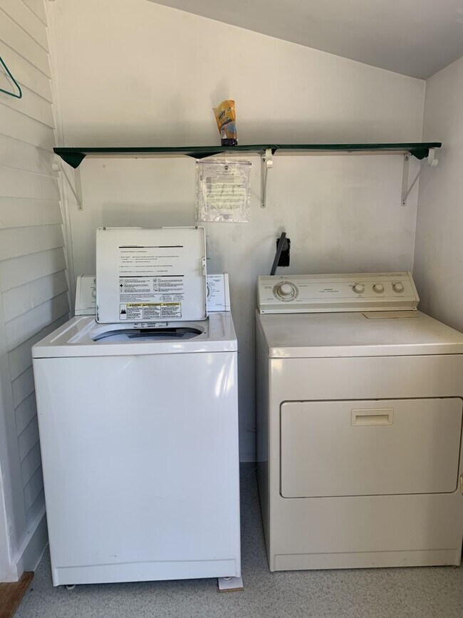 Photo - PRELEASING: 2 bedroom/1 bath house on larg...