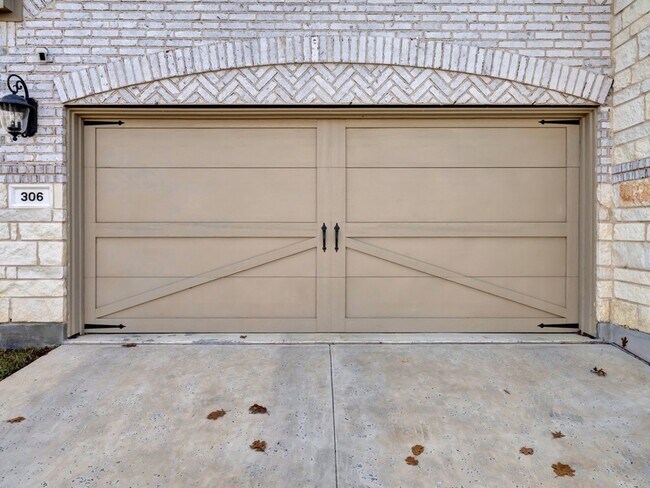 306 Dove Falls Dr