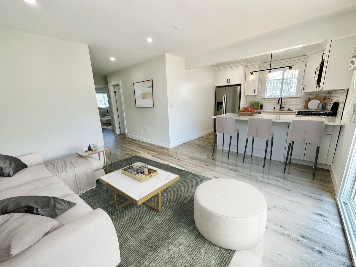 Photo - 12759 Matteson Ave