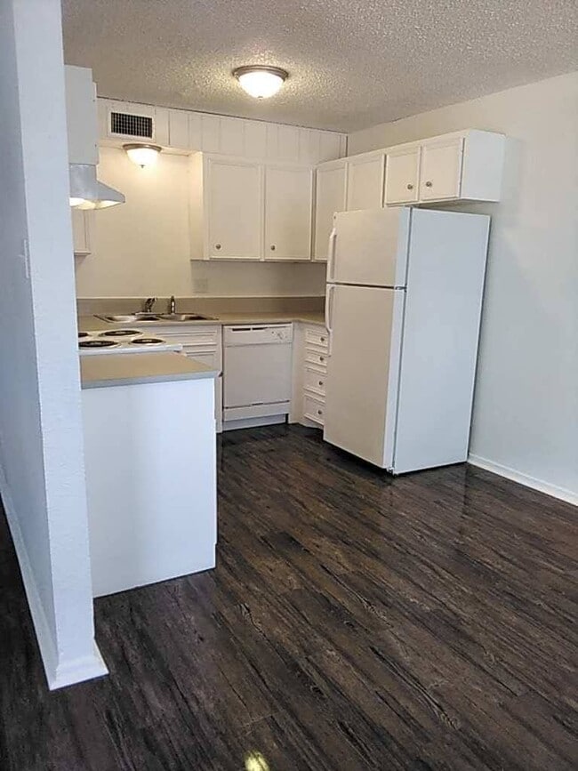 Building Photo - 621 Baker St Unit 38 Rental