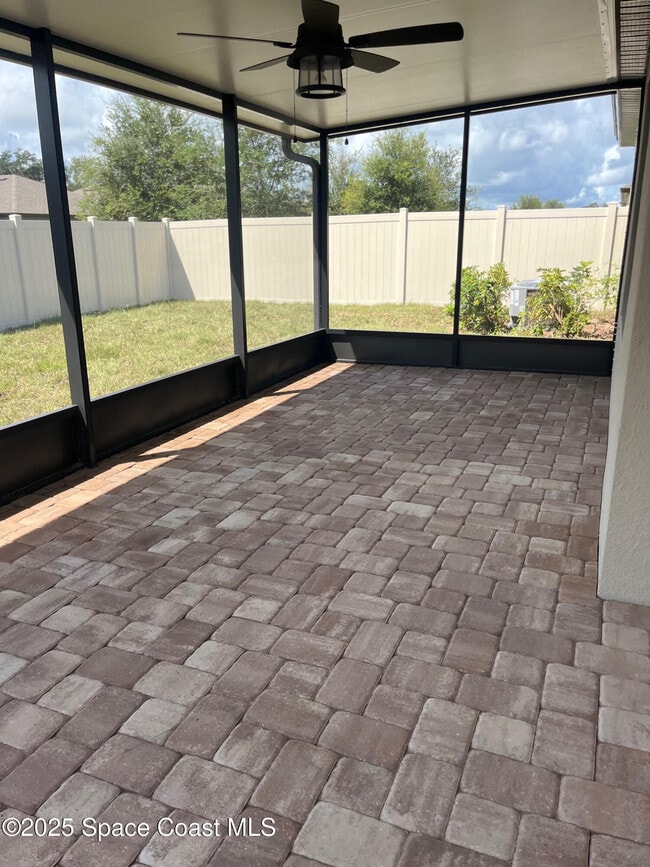 Photo - 377 Snook Pl