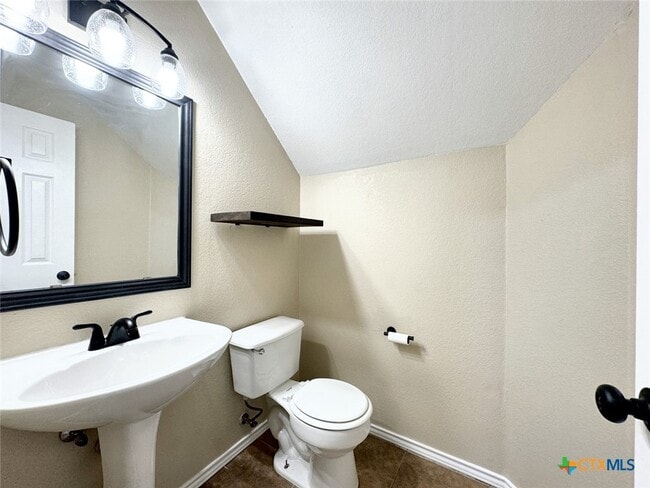 Photo - 831 Sagewood Trail