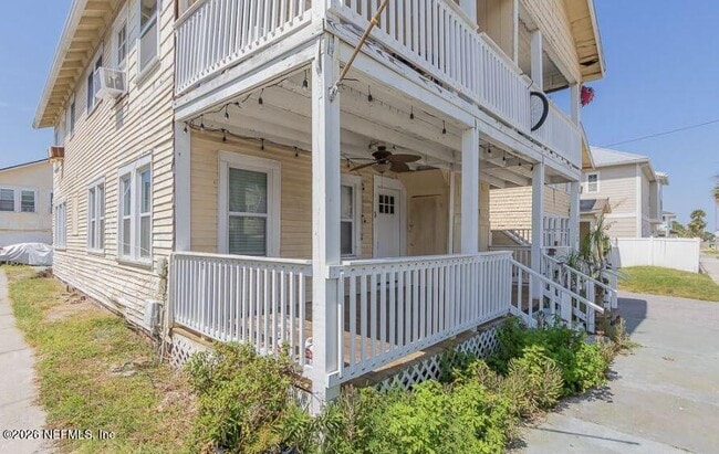 Photo - 1718 1st St N